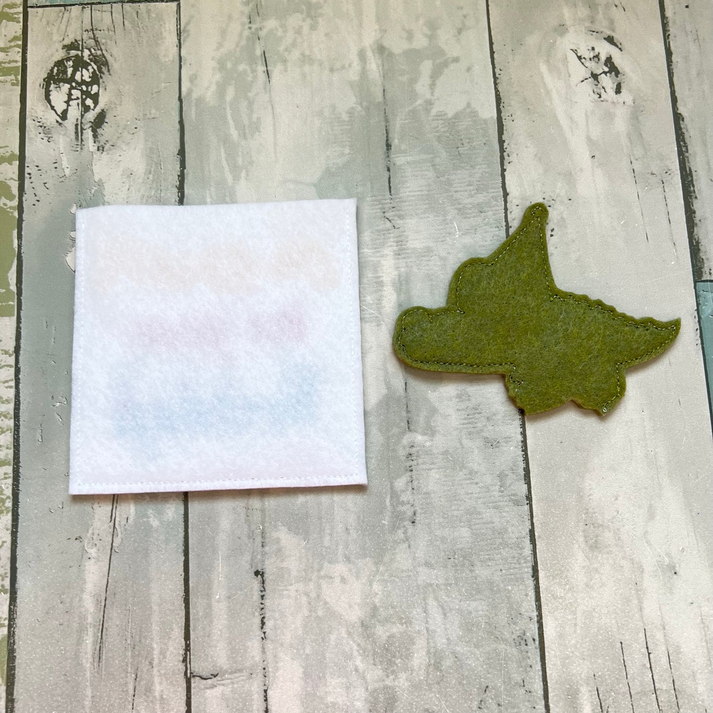 Alligator Felt Finger Puppet with Pouch