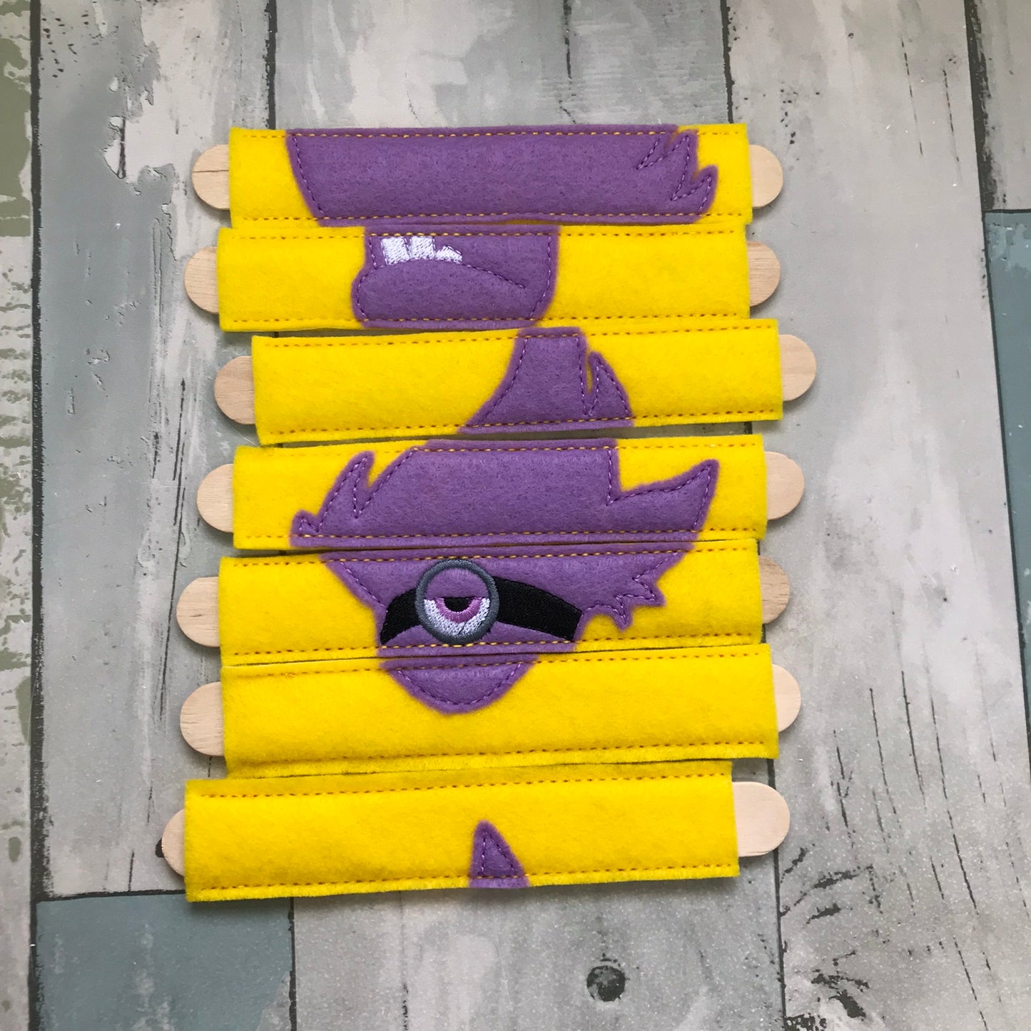 Evil Helper Felt Stick Puzzle