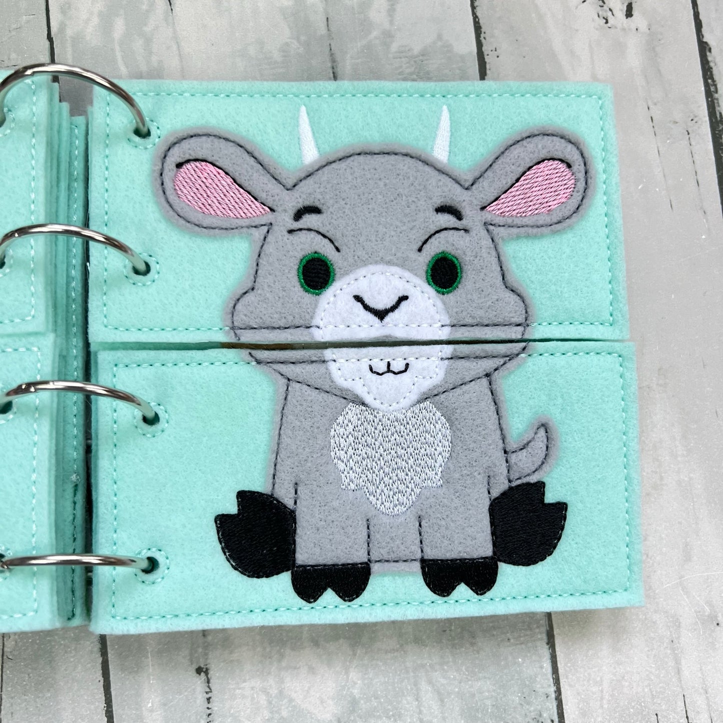Farm Friends Flip Book • Felt Quiet Time Book