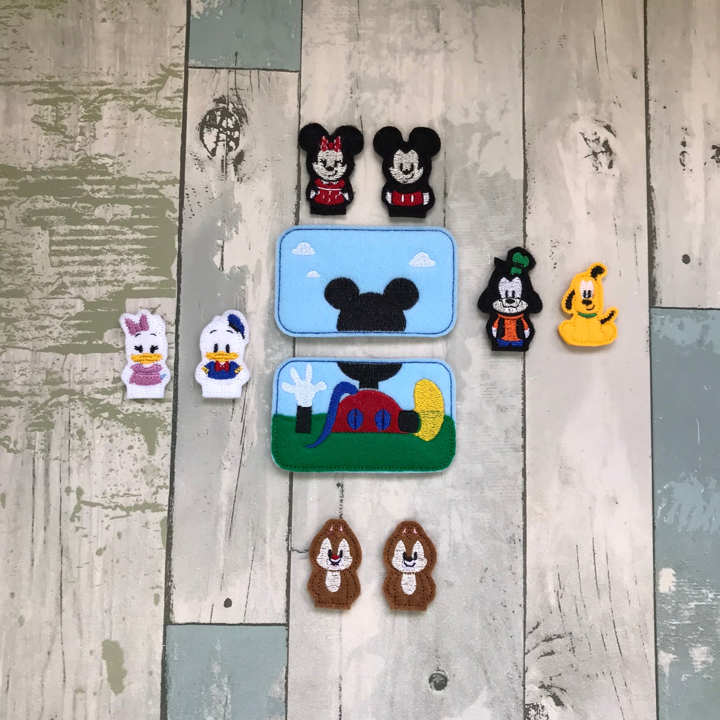 Friends Felt Pocket Play Set With Tin