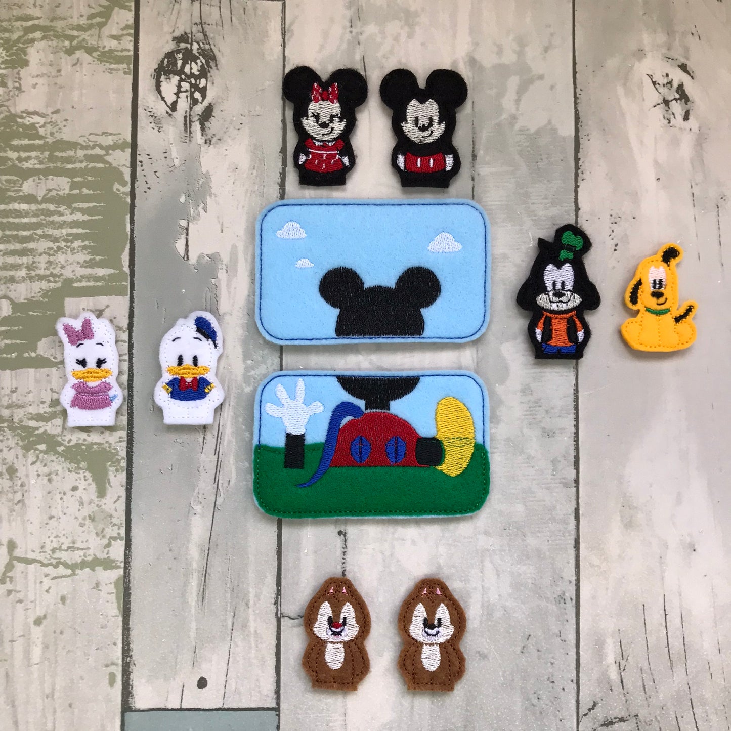 Friends Felt Pocket Play Set With Tin