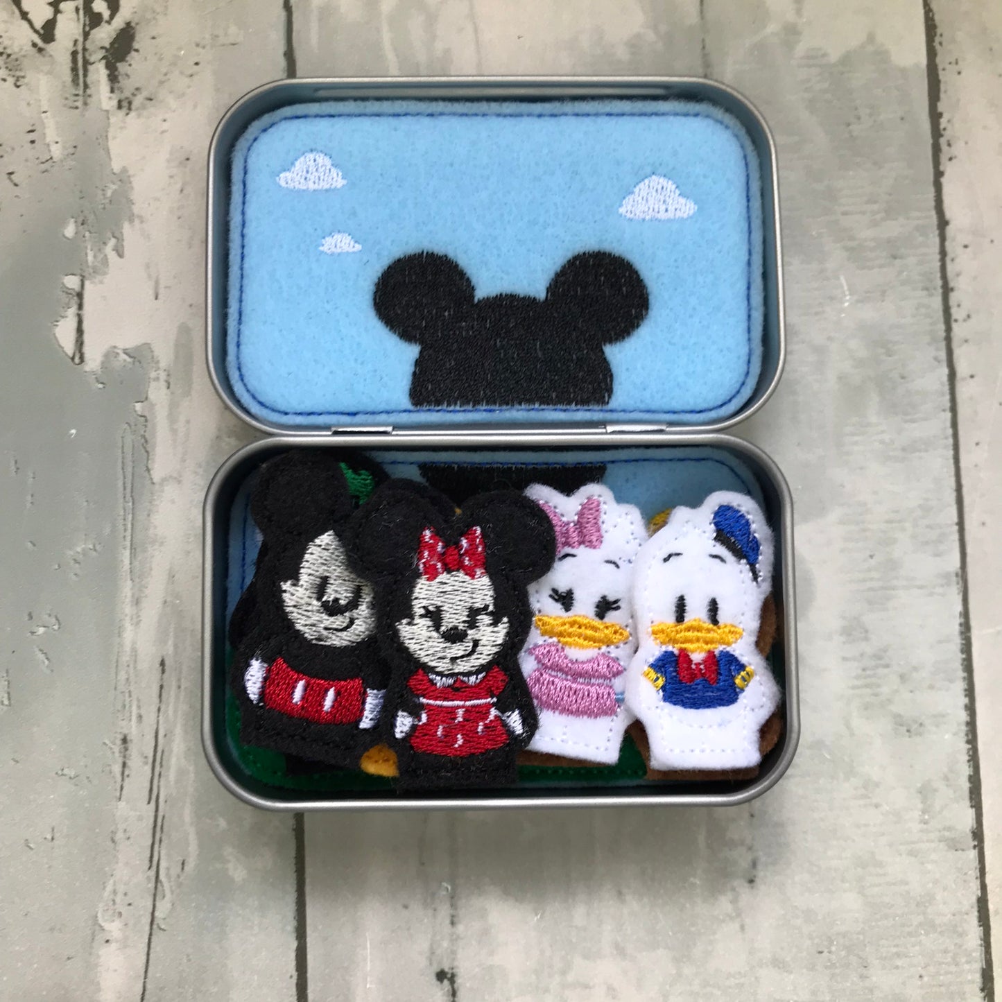 Friends Felt Pocket Play Set With Tin