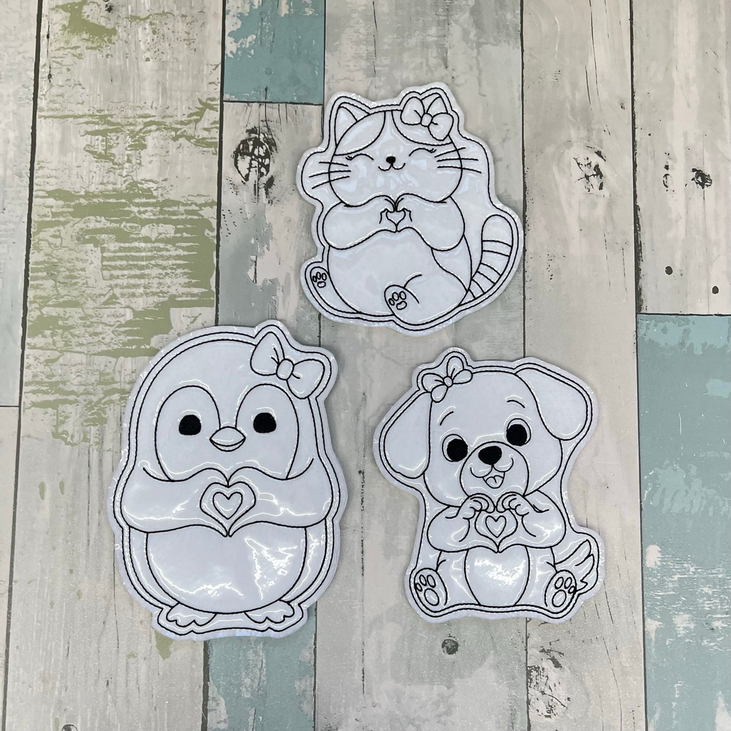 Animal Heart Hands Set 2 Colouring Dolls