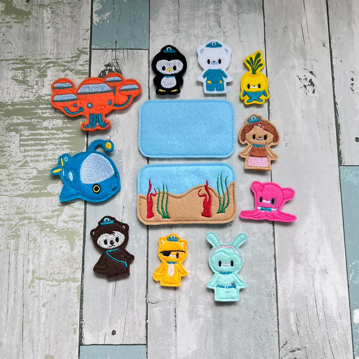 Creature Report Felt Pocket Play Set With Tin