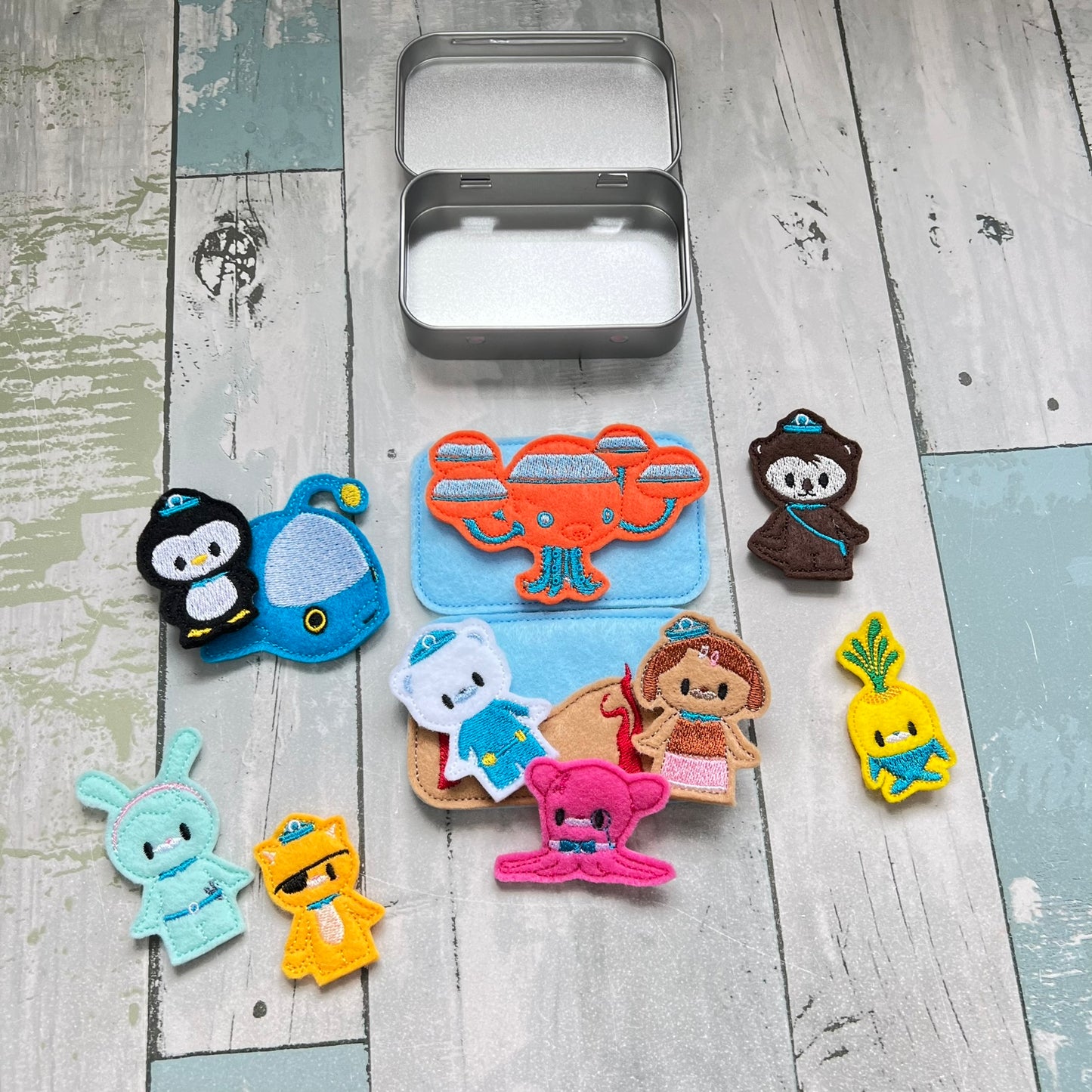 Creature Report Felt Pocket Play Set With Tin