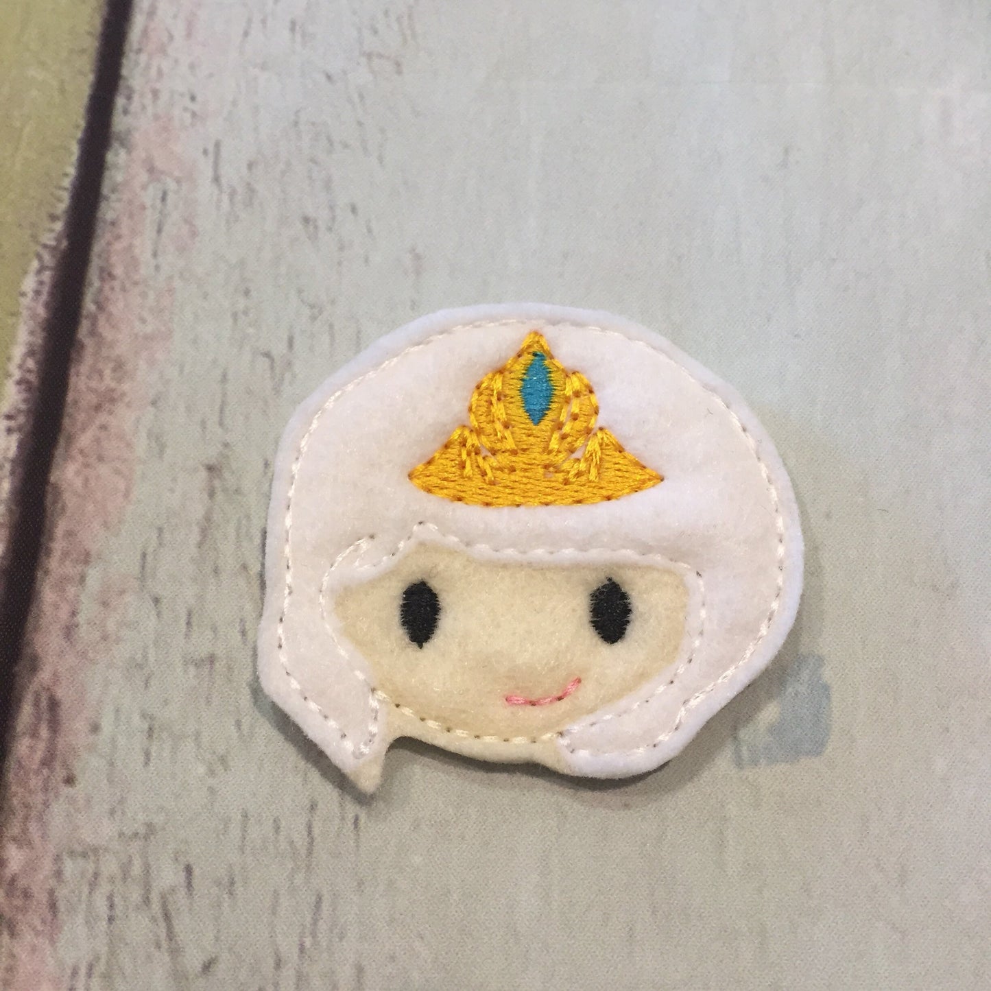 Cold Sisters Felt Snap Hair Clip