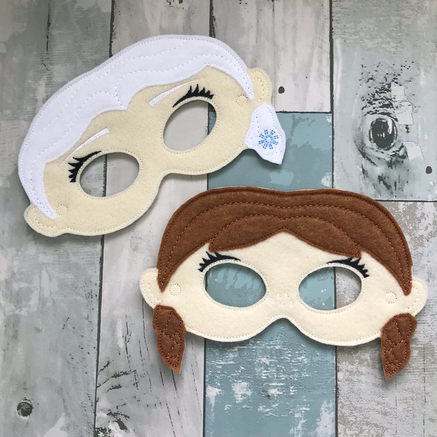 Ice Sisters Felt Play Mask