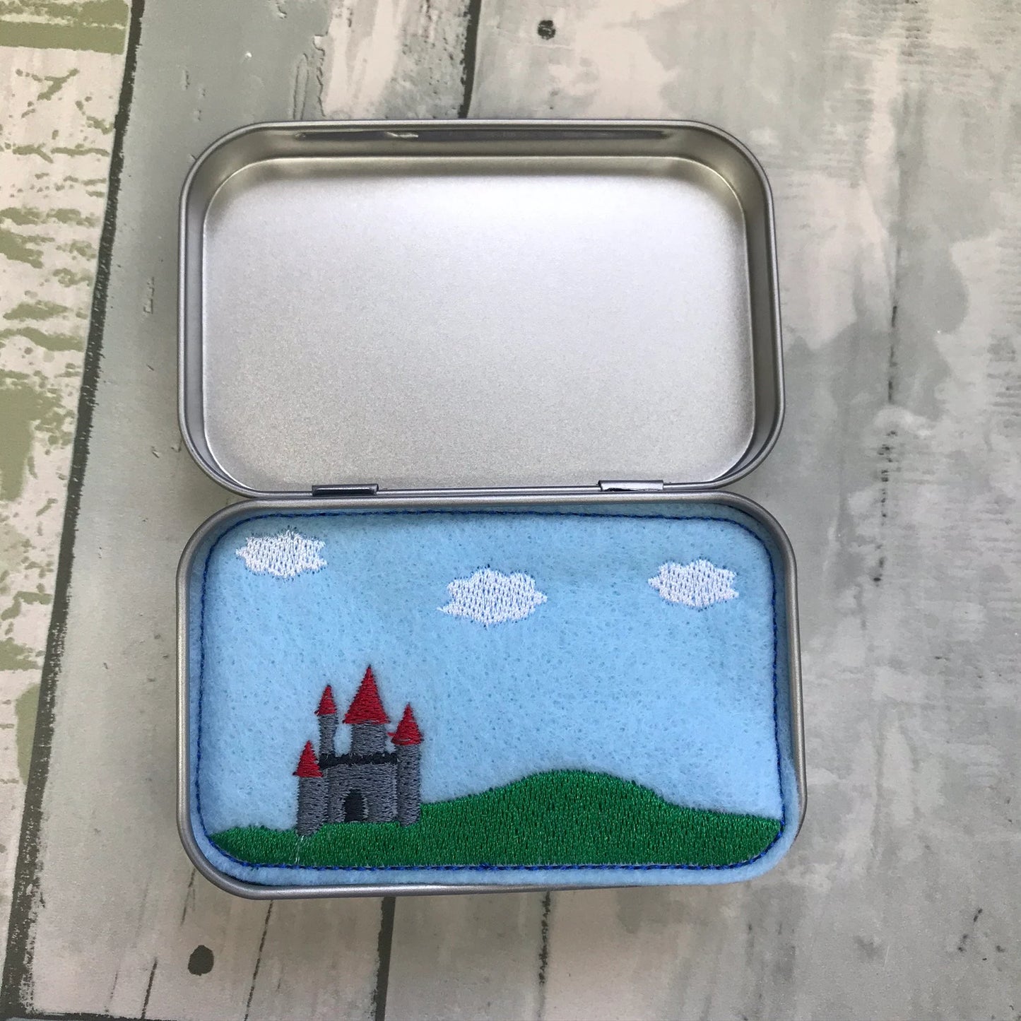 Humpty Dumpty Felt Pocket Play Set With Tin