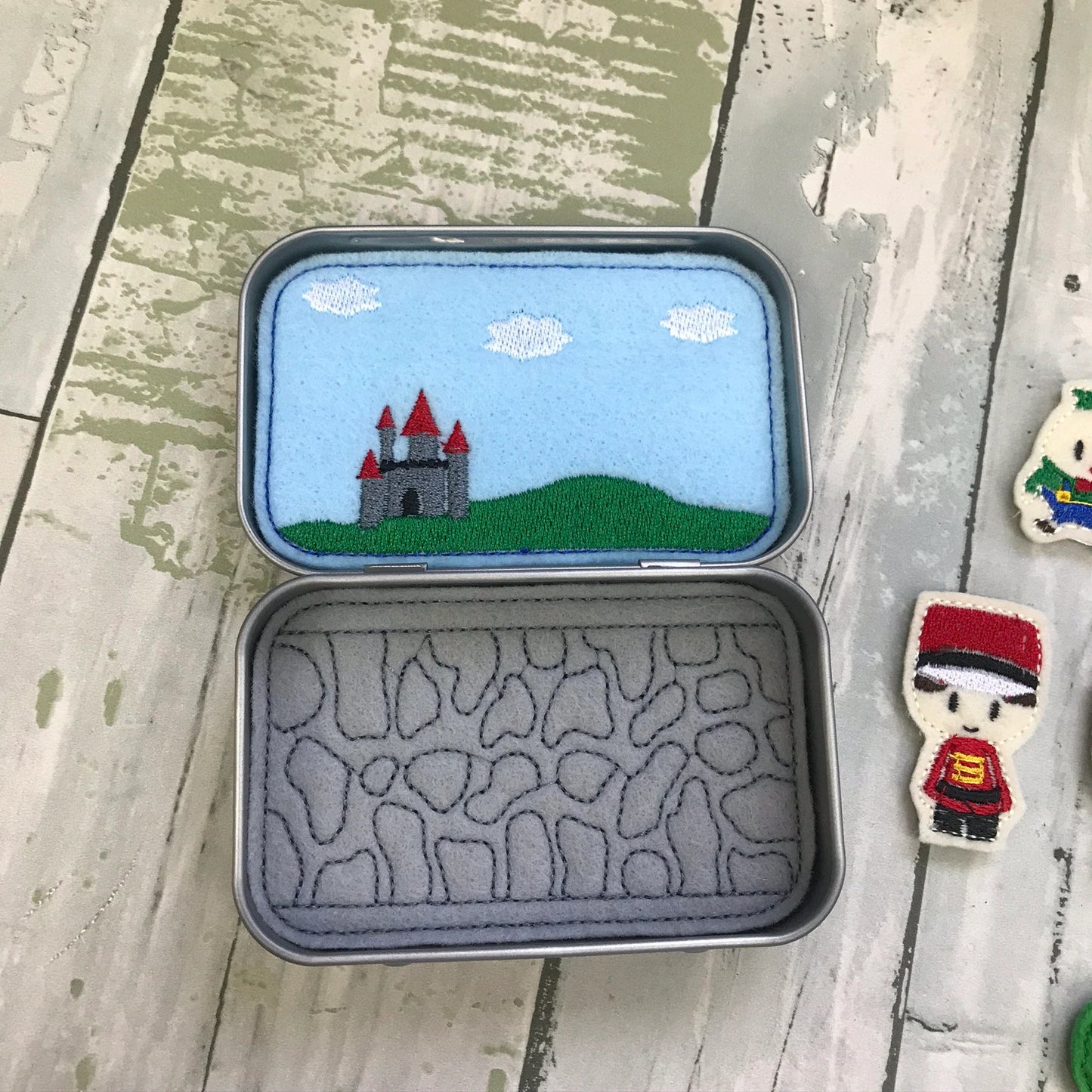Humpty Dumpty Felt Pocket Play Set With Tin