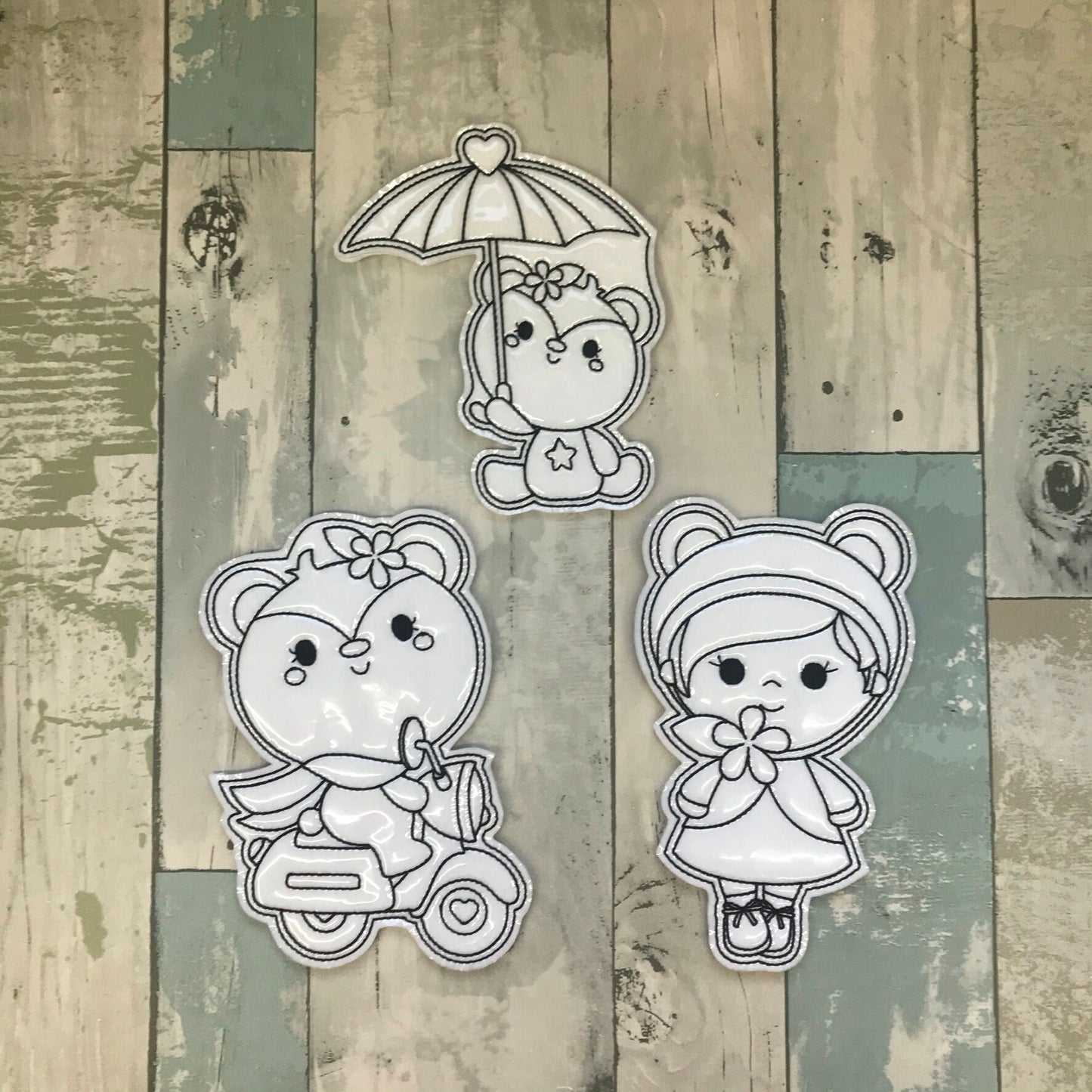 Bear Having Fun With a Friend Colouring Dolls