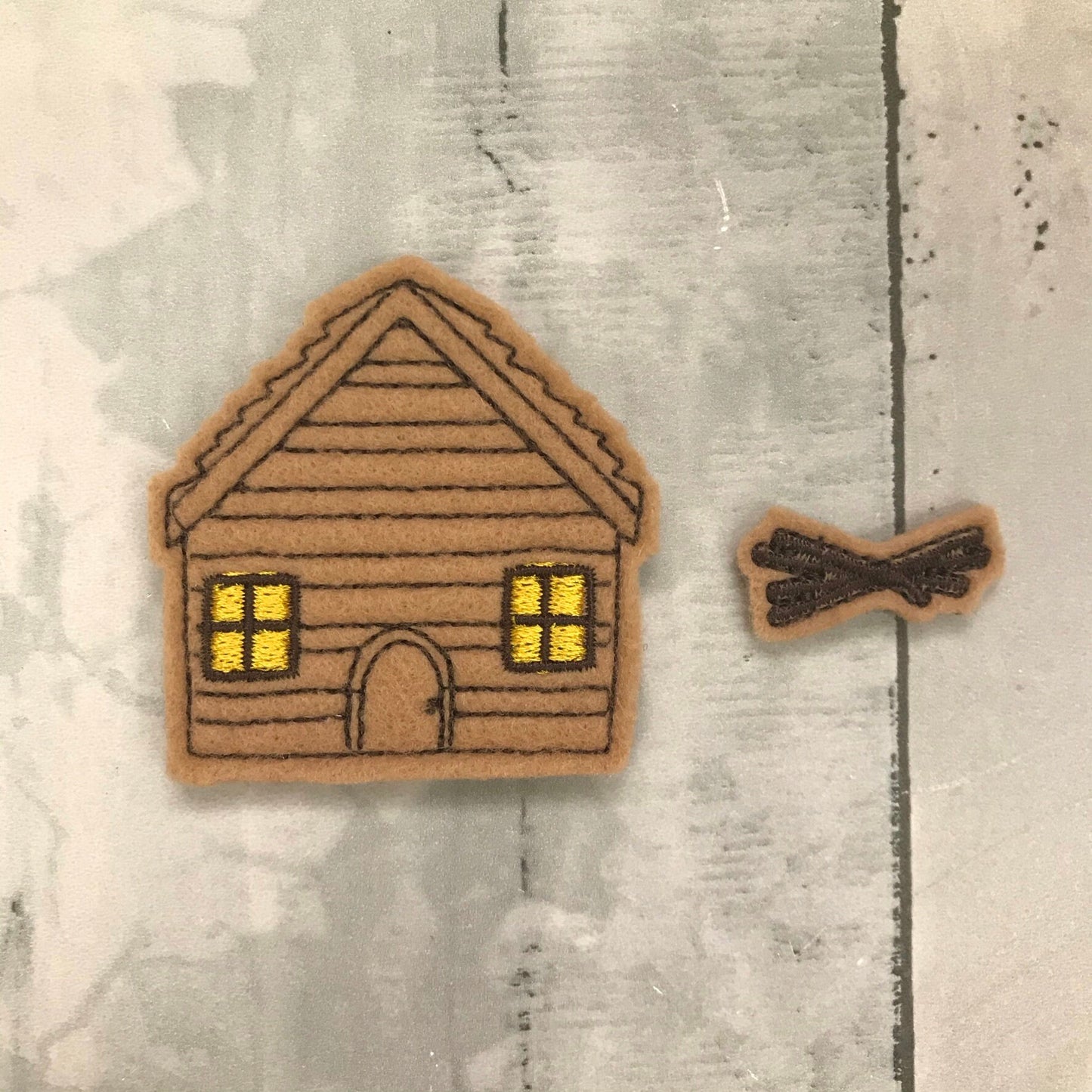 3 Pigs Felt Pocket Play Set With Tin