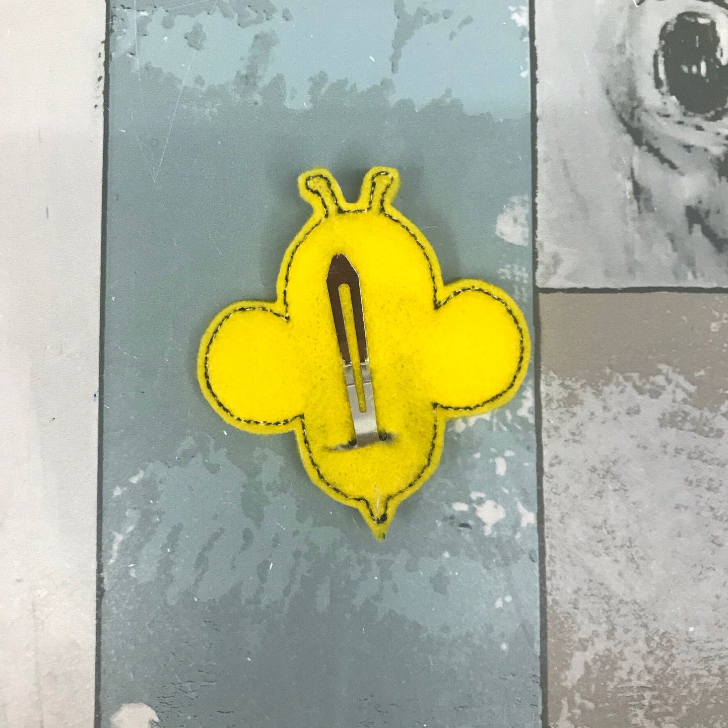 Bee Felt Snap Hair Clip